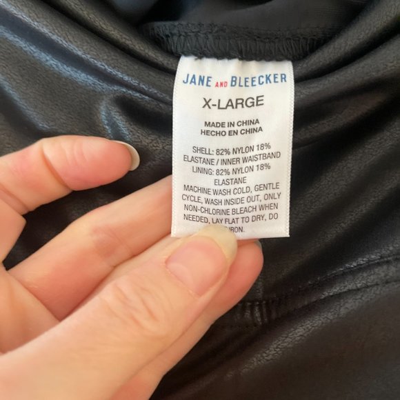 5/$25 BUNDLE DEAL NWOT Juniors Jane & Bleeker Faux Leather Leggings XL - Picture 4 of 4